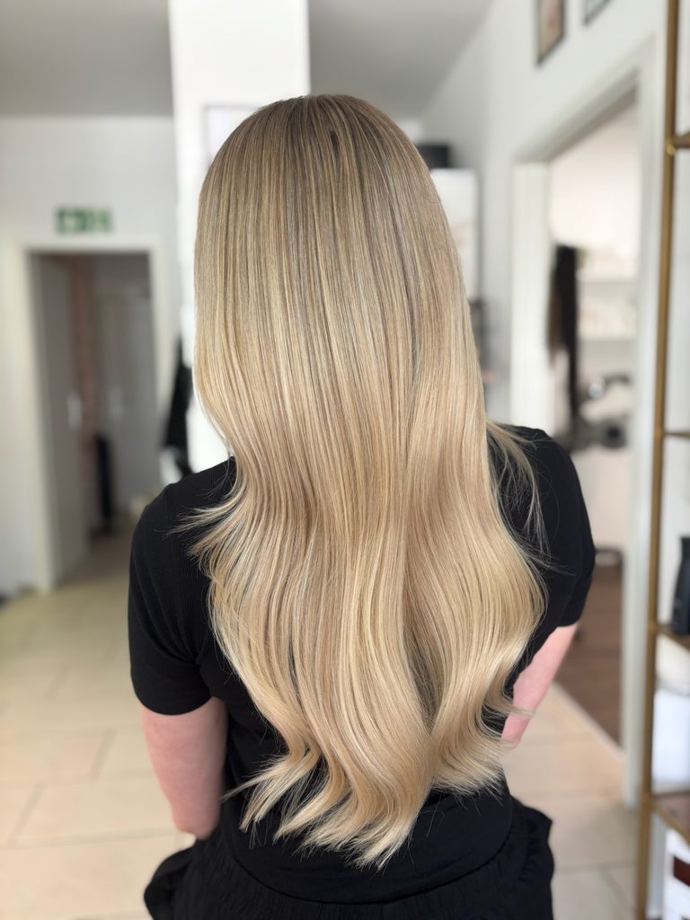 Blondes Haar nach Blondveredelung bei Bianka Simon Friseure in Potsdam